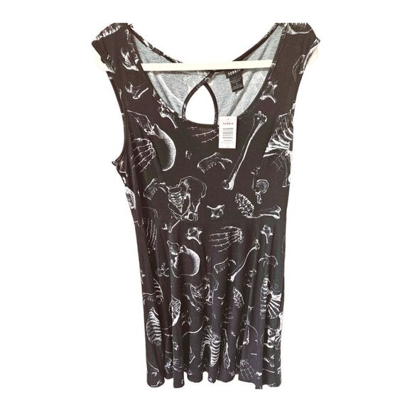 TORRIDโPlus black & white sleeveless skulls bones keyhole midi skater dress 1X - Picture 3 of 16